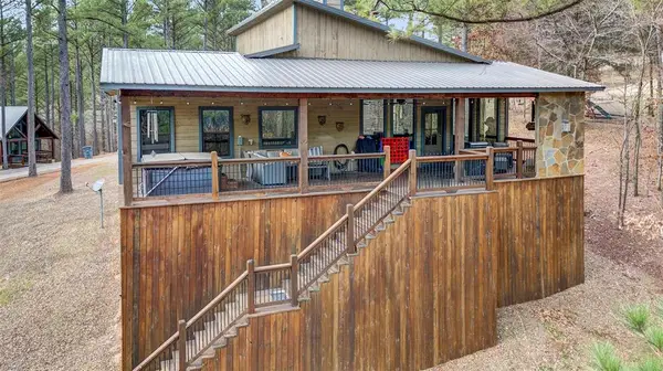 306 Gnarly Maple Trail, Broken Bow, OK 74728