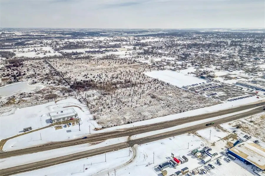 14th St & E Hubbard Rd, Ponca City, OK 74604 - Image #3