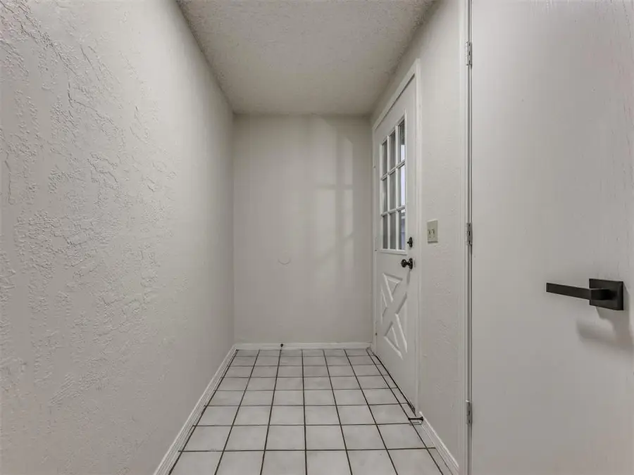 8401 Wakefield Street, Oklahoma City, OK 73149 - Image #2