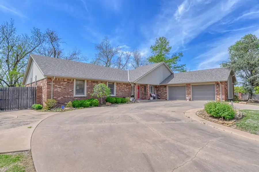 116 Saint Charles Place, Chickasha, OK 73018 - Image #2