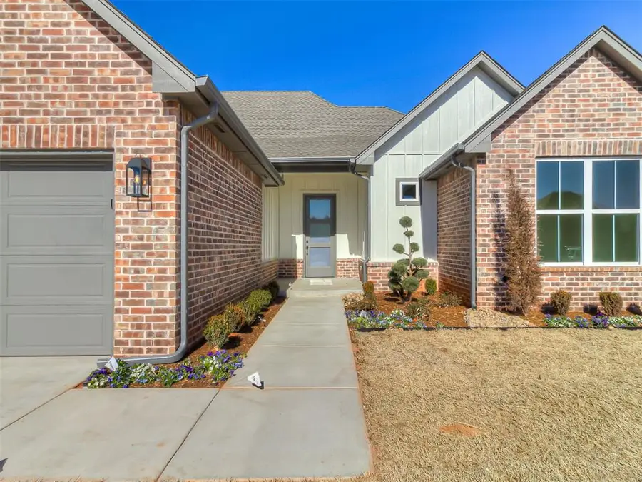 3344 Sagebrush Place, Yukon, OK 73099 - Image #3