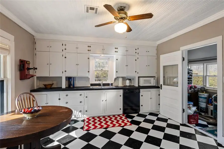 301 E Mckinley Avenue, Apache, OK 73006 - Image #2