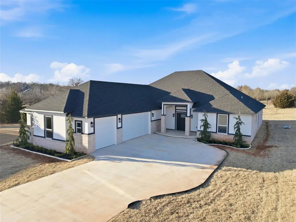 2432 Raven Circle, Blanchard, OK 73010 - Image #1