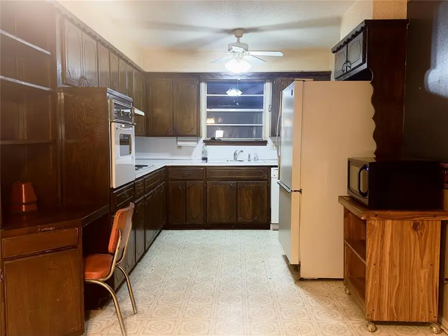 1630 Sheffield Drive, Norman, OK 73071 - #2