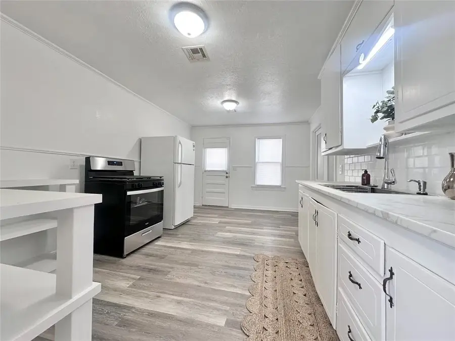 2615 N Market Avenue, Shawnee, OK 74804 - Image #2