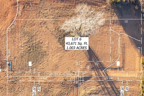 E Lily Lane, Mustang, OK 73064