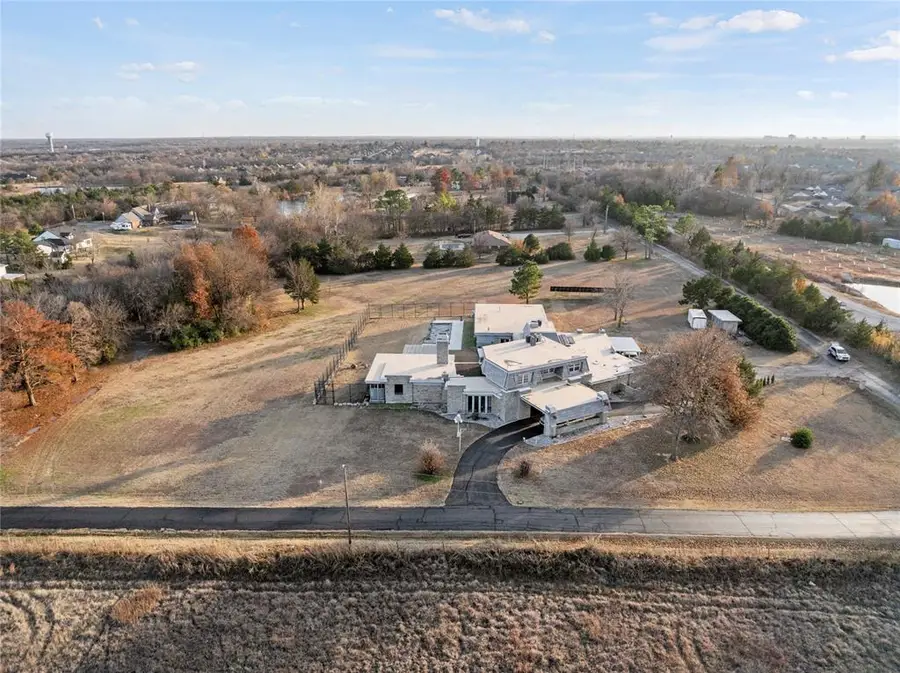 2961 Twin Acres Drive, Norman, OK 73071 - #3