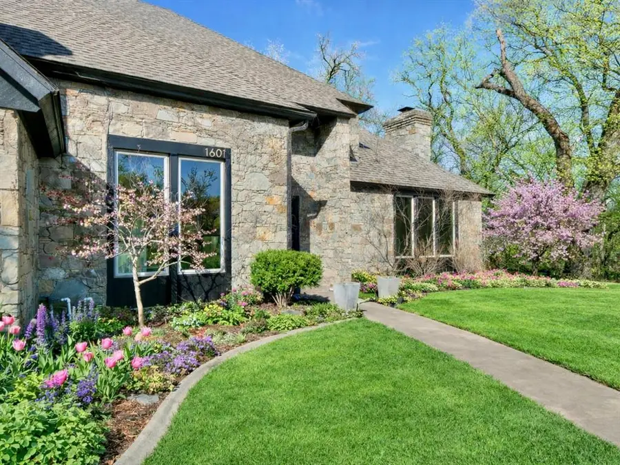 1601 Hazelhurst, Edmond, OK 73013 - #2