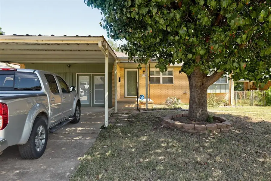 707 Crestmoor Drive, Moore, OK 73160 - Image #3