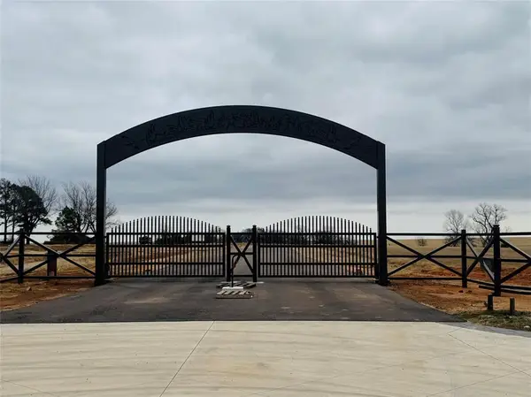 2439 Christian Circle, Chickasha, OK 73018