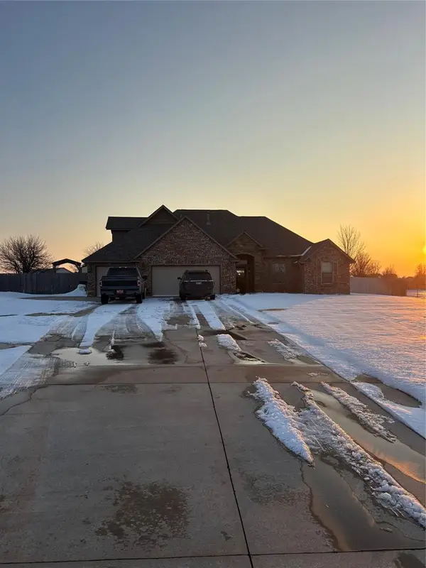 5225 Horizon Boulevard, Yukon, OK 73099