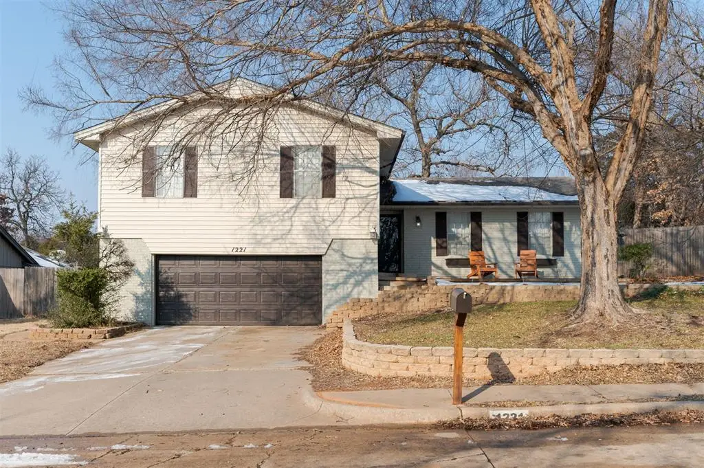 1221 Briarwood Drive, Edmond, OK 73034 - Image #1