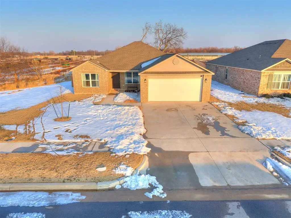 198 Fox Burrow Lane, Newcastle, OK 73065 - Image #1