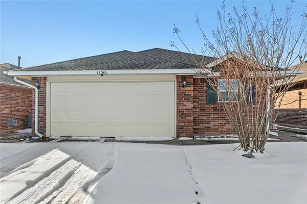 12316 SW 5th Street, Yukon, OK 73099