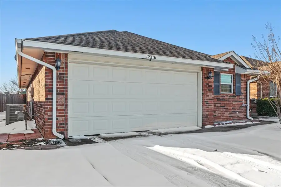 12316 SW 5th Street, Yukon, OK 73099 - Image #2