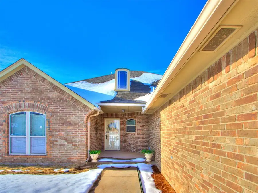 2013 Wimberley Creek Drive, Moore, OK 73160 - #2