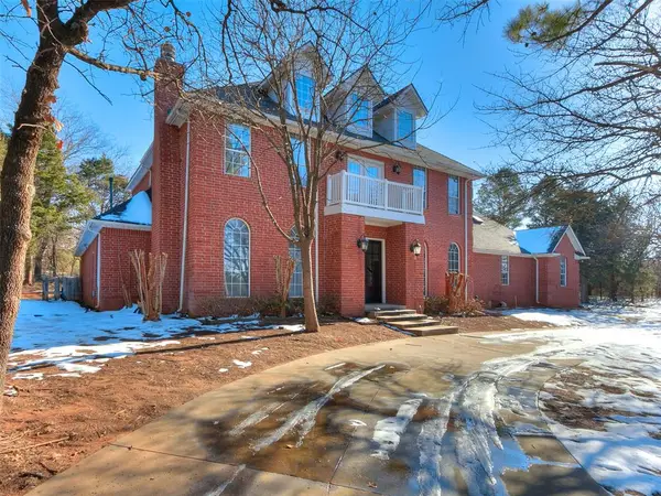 16 Greenmore Drive, Edmond, OK 73034