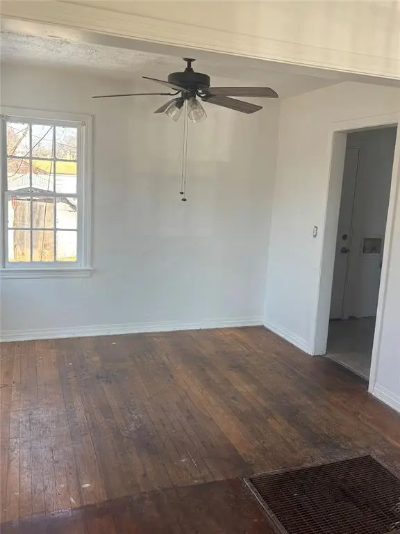 2049 NE 17th Street, Oklahoma City, OK 73111 - #3