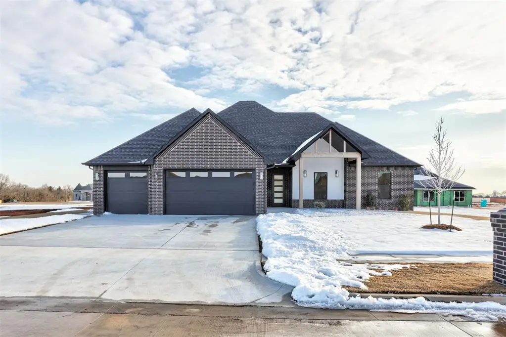 2208 W Sunset Drive, Mustang, OK 73064 - Image #1