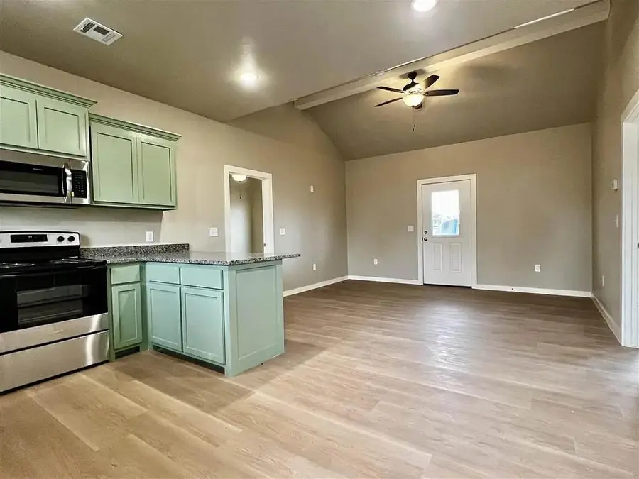 208 E Oklahoma, Blackwell, OK 74631 - #3