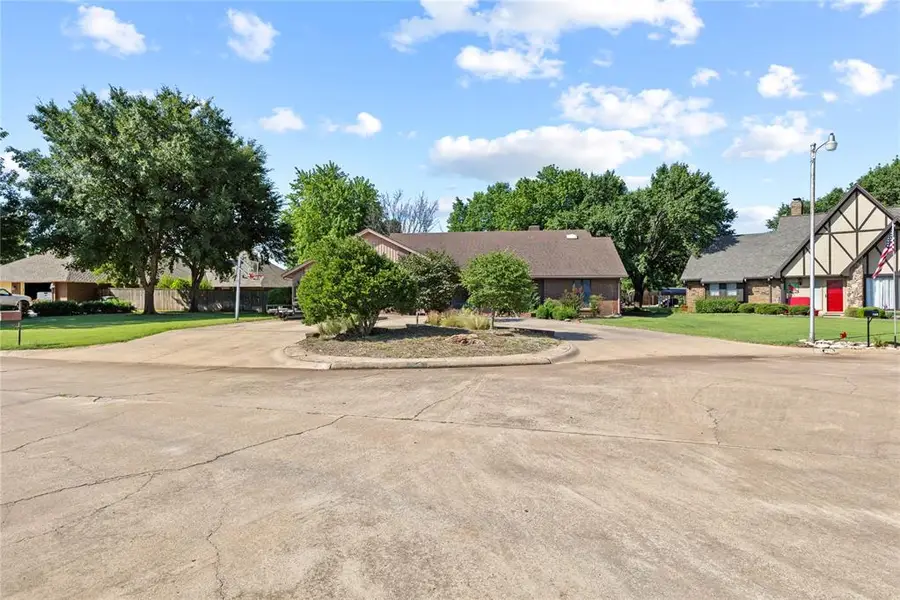 103 Cardinal Circle, Fairview, OK 73737 - #3