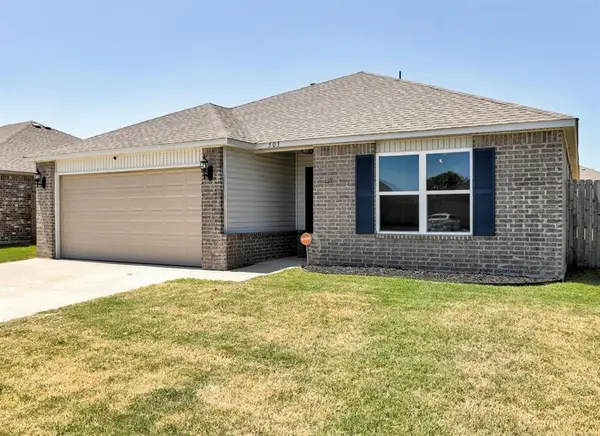 503 Fox Burrow Lane, Newcastle, OK 73065