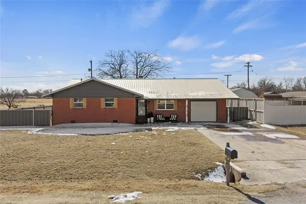 521 E Florida Avenue, Waurika, OK 73573