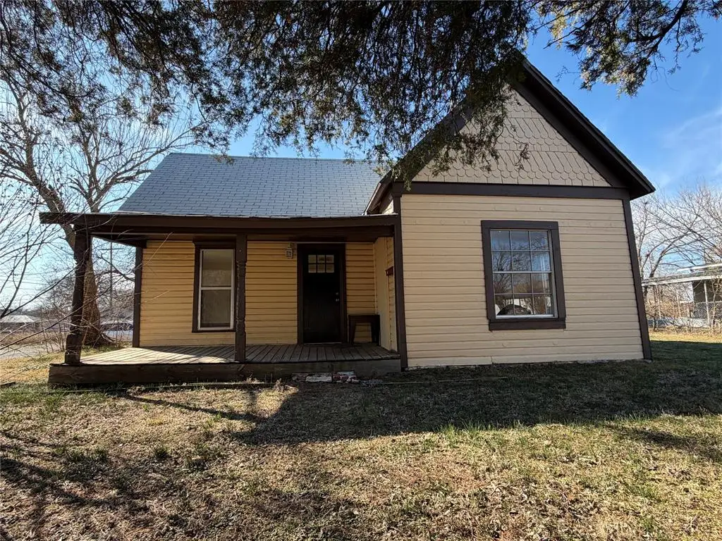 604 N Tucker Avenue, Shawnee, OK 74801 - #1