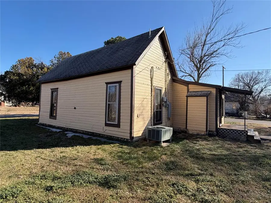 604 N Tucker Avenue, Shawnee, OK 74801 - #3