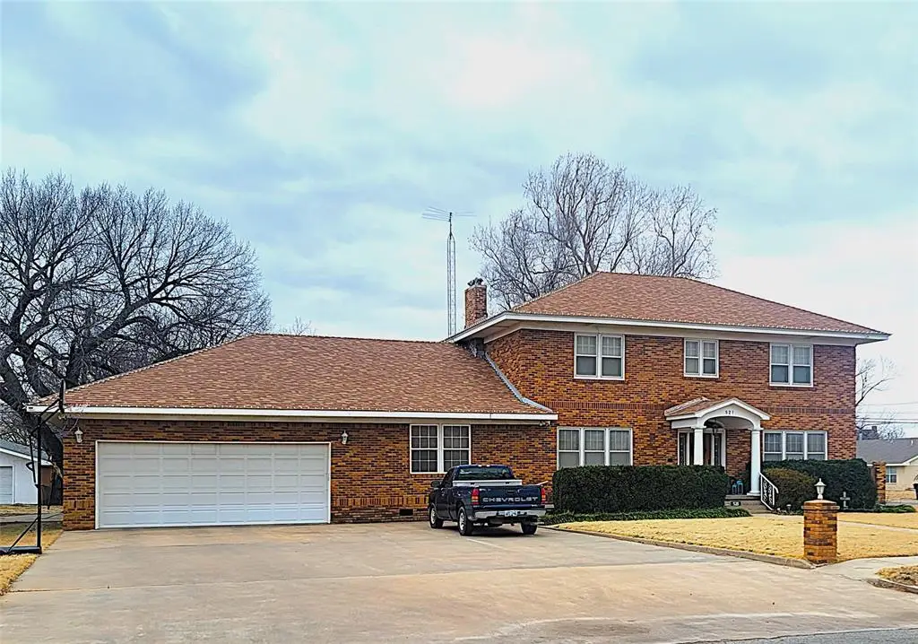 521 N Noble Avenue, Watonga, OK 73772 - #1