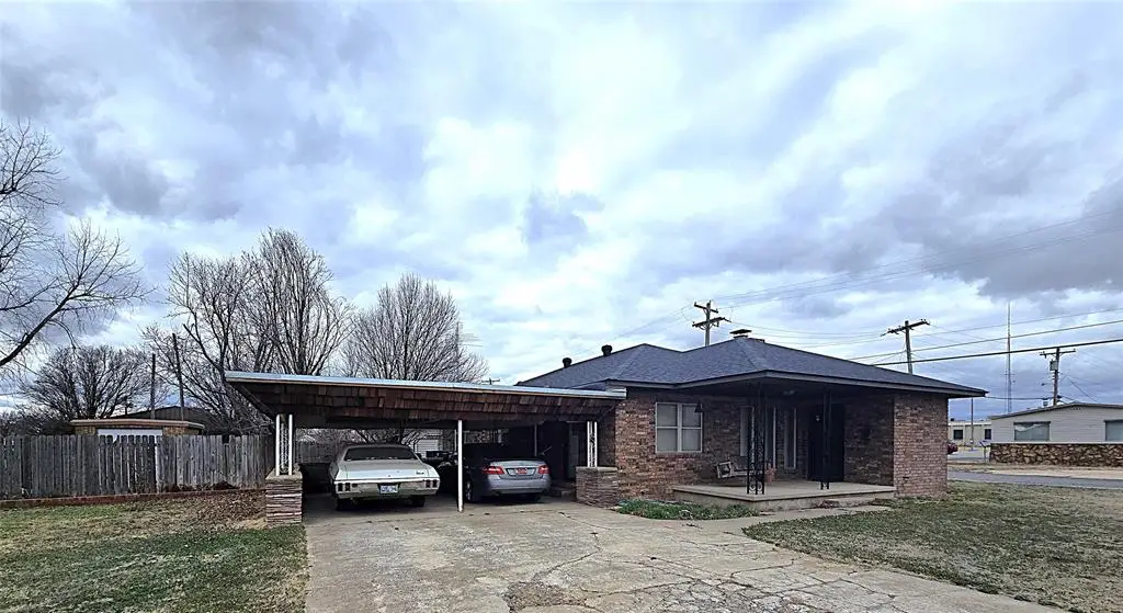 419 N Harmon Avenue, Watonga, OK 73772 - #1