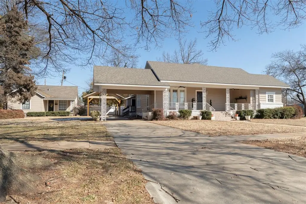 804 N Willow Street, Pauls Valley, OK 73075 - #1