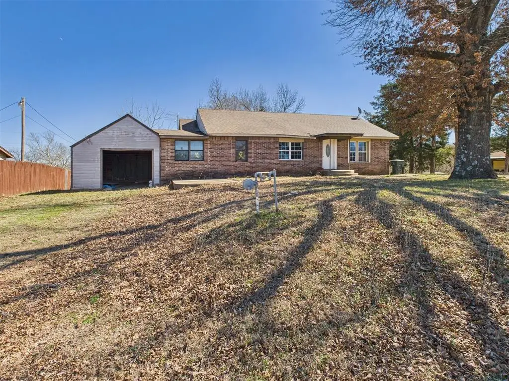 410 S Lowe Avenue, Pauls Valley, OK 73075 - #1