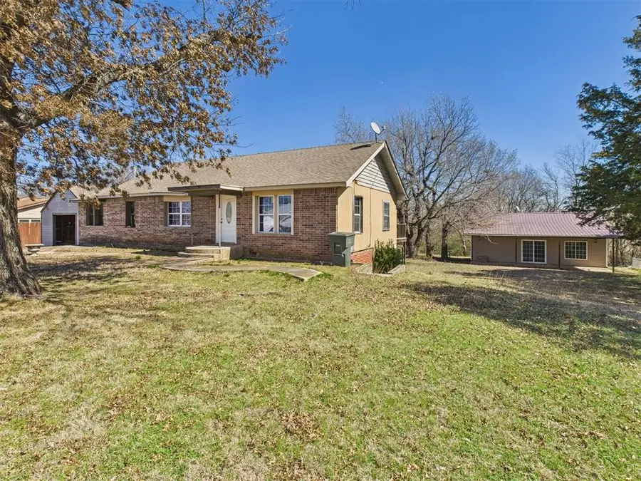 410 S Lowe Avenue, Pauls Valley, OK 73075 - #2
