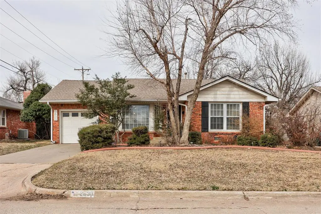 2633 Huntleigh Drive, The Village, OK 73120 - Image #1