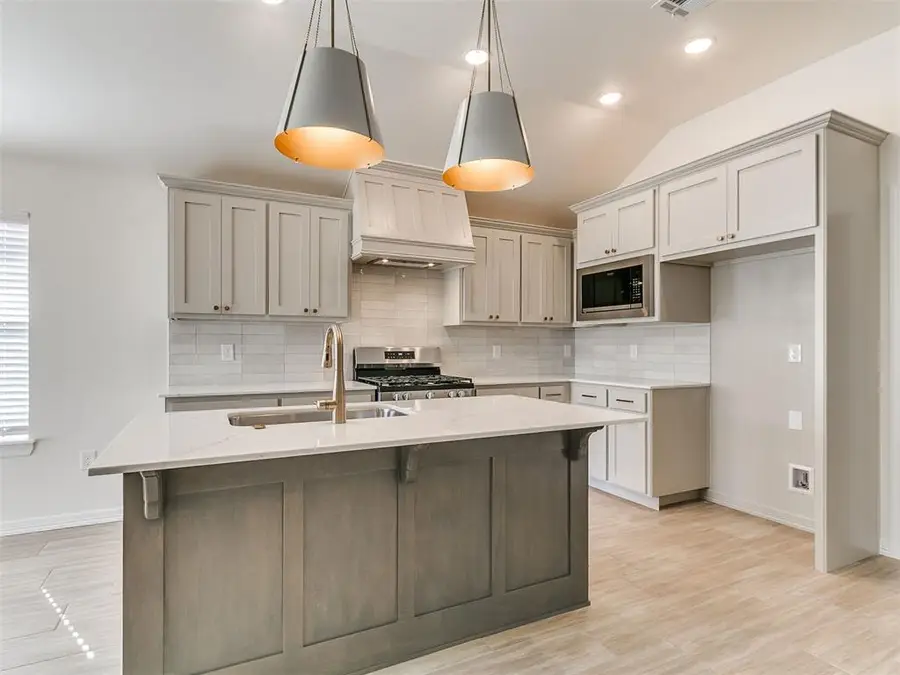 7612 Wilshire Woods Drive, Yukon, OK 73099 - #2