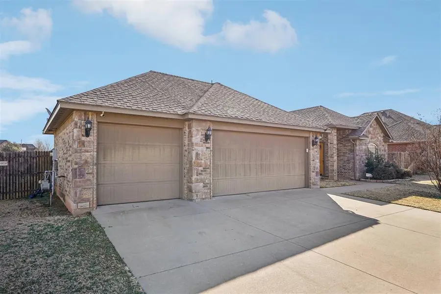 3608 Morgan Creek Road, Yukon, OK 73099 - #2