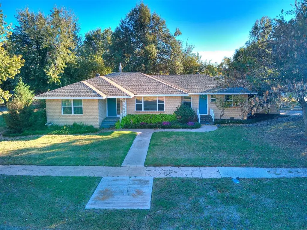 319 W Jackson Street, Crescent, OK 73028 - #1