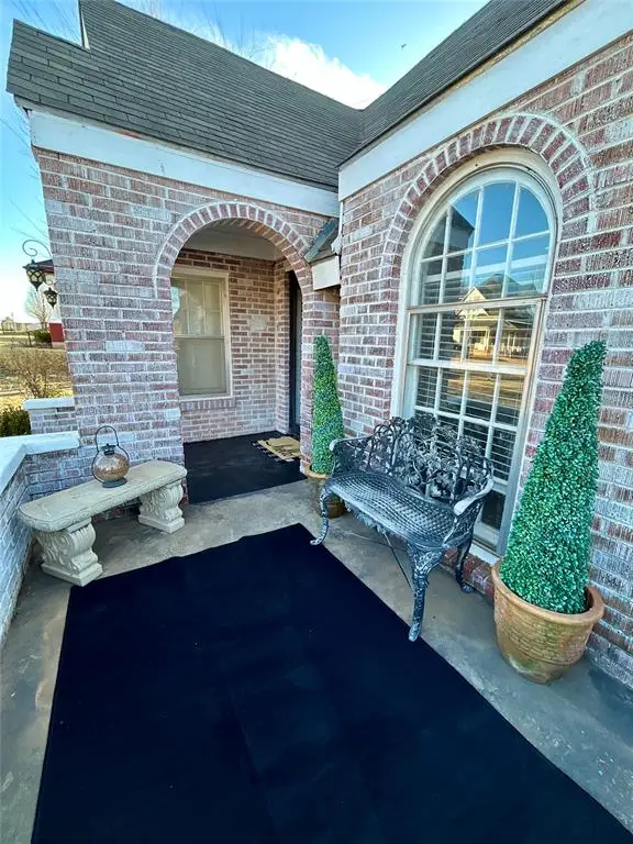 508 S 5th Street, Clinton, OK 73601 - #3