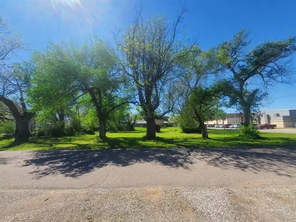 501 S 2nd Street, Okemah, OK 74859