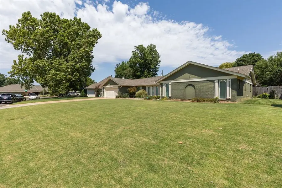 3025 Hemingford Lane, Oklahoma City, OK 73120 - #3