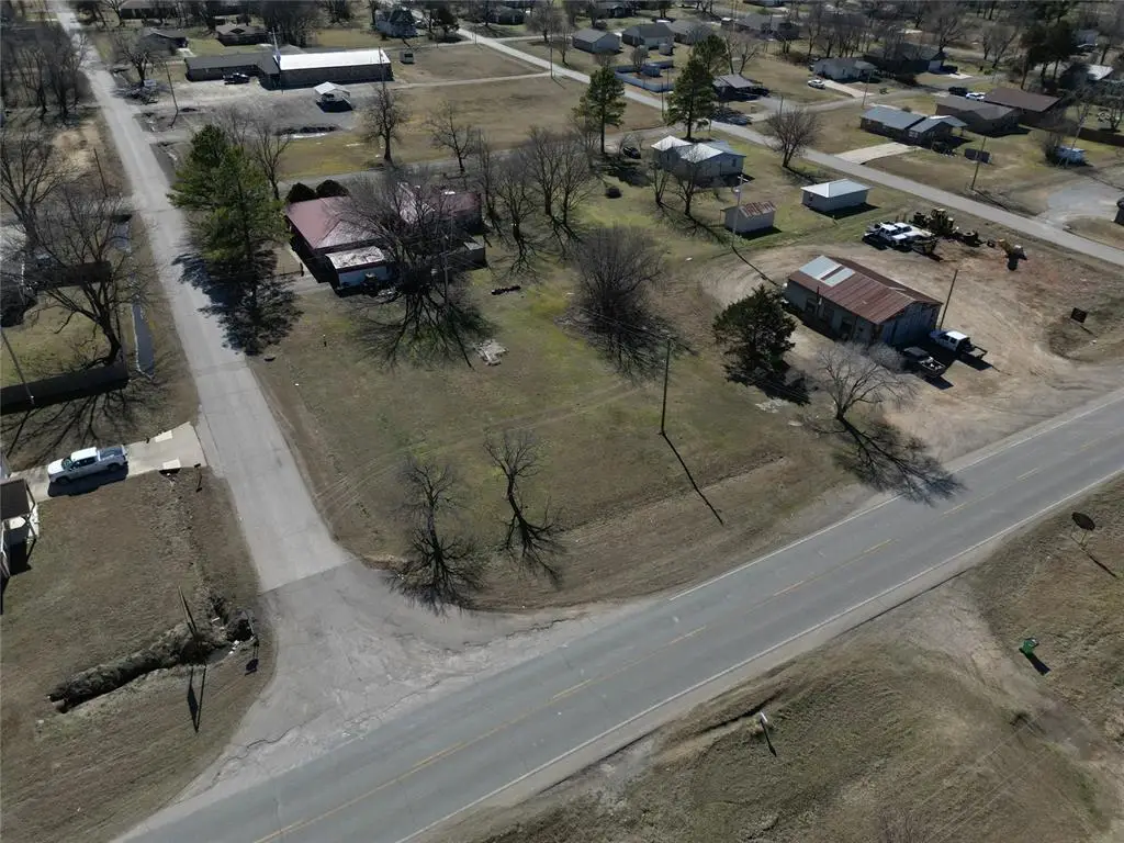 309 E East 8th Avenue Avenue, Okemah, OK 74859 - #1