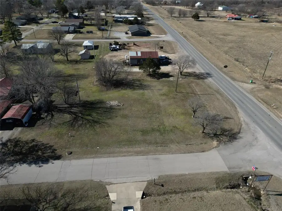 309 E East 8th Avenue Avenue, Okemah, OK 74859 - #3