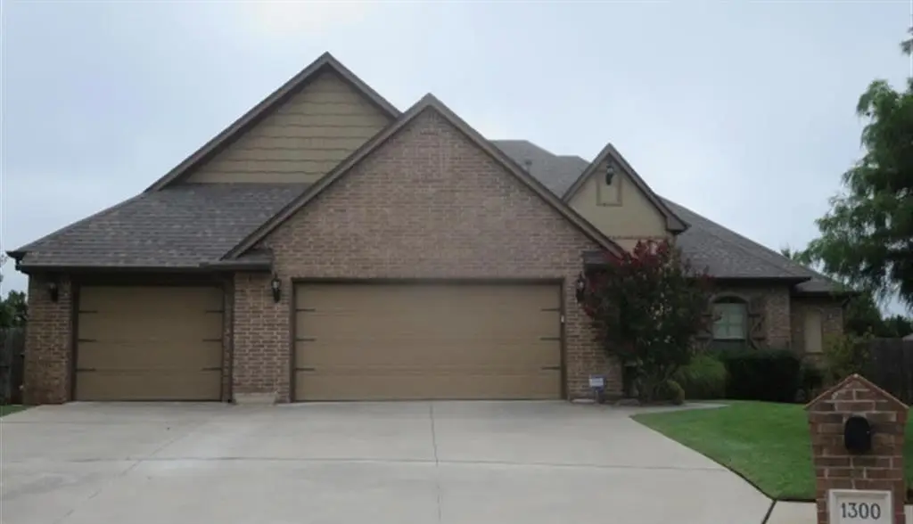 1300 Glenmere Court, Edmond, OK 73003 - #1