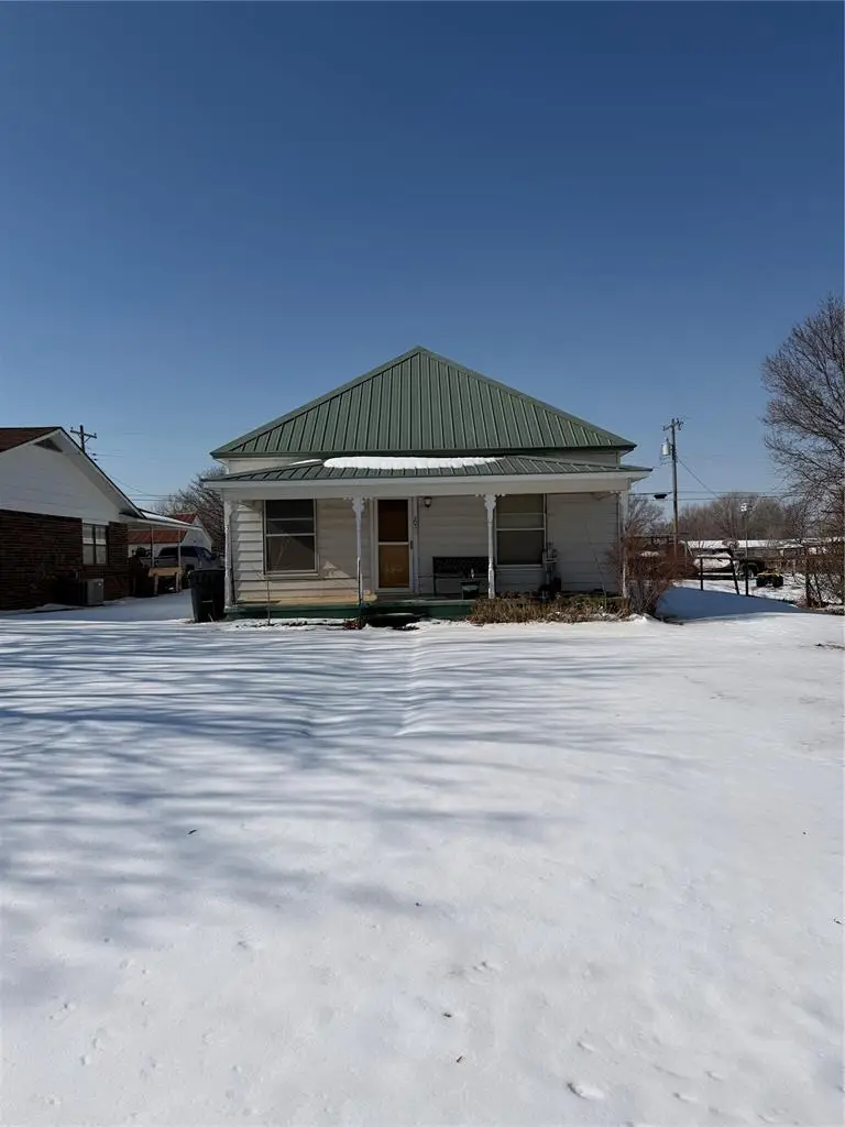 205 N Maple Street, Seiling, OK 73663 - #1