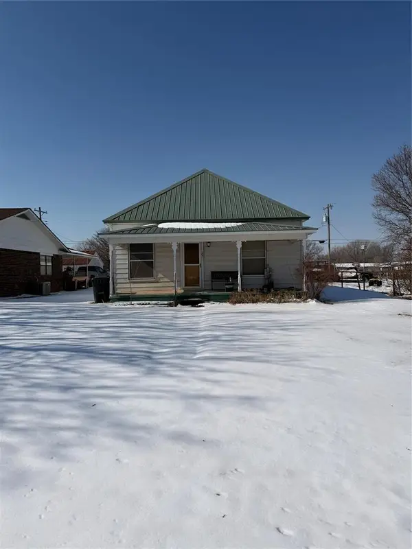 205 N Maple Street, Seiling, OK 73663