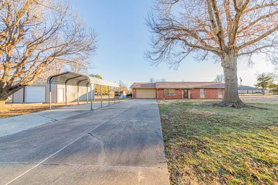 1211 E 13th Street, Cushing, OK 74023 - #2