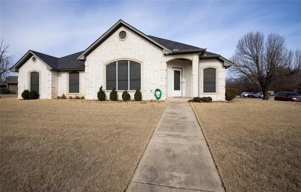 301 Steve Court, Yukon, OK 73099 - Image #1