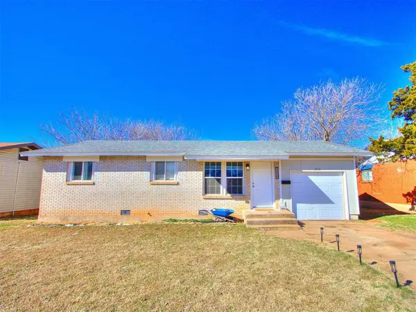 2413 Queensbury Road, Moore, OK 73160