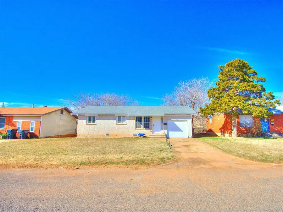 2413 Queensbury Road, Moore, OK 73160 - #3